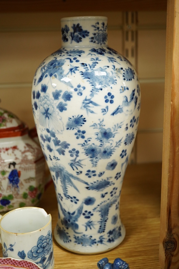 Oriental porcelain including a Chinese blue and white vase and cover, 27cm high